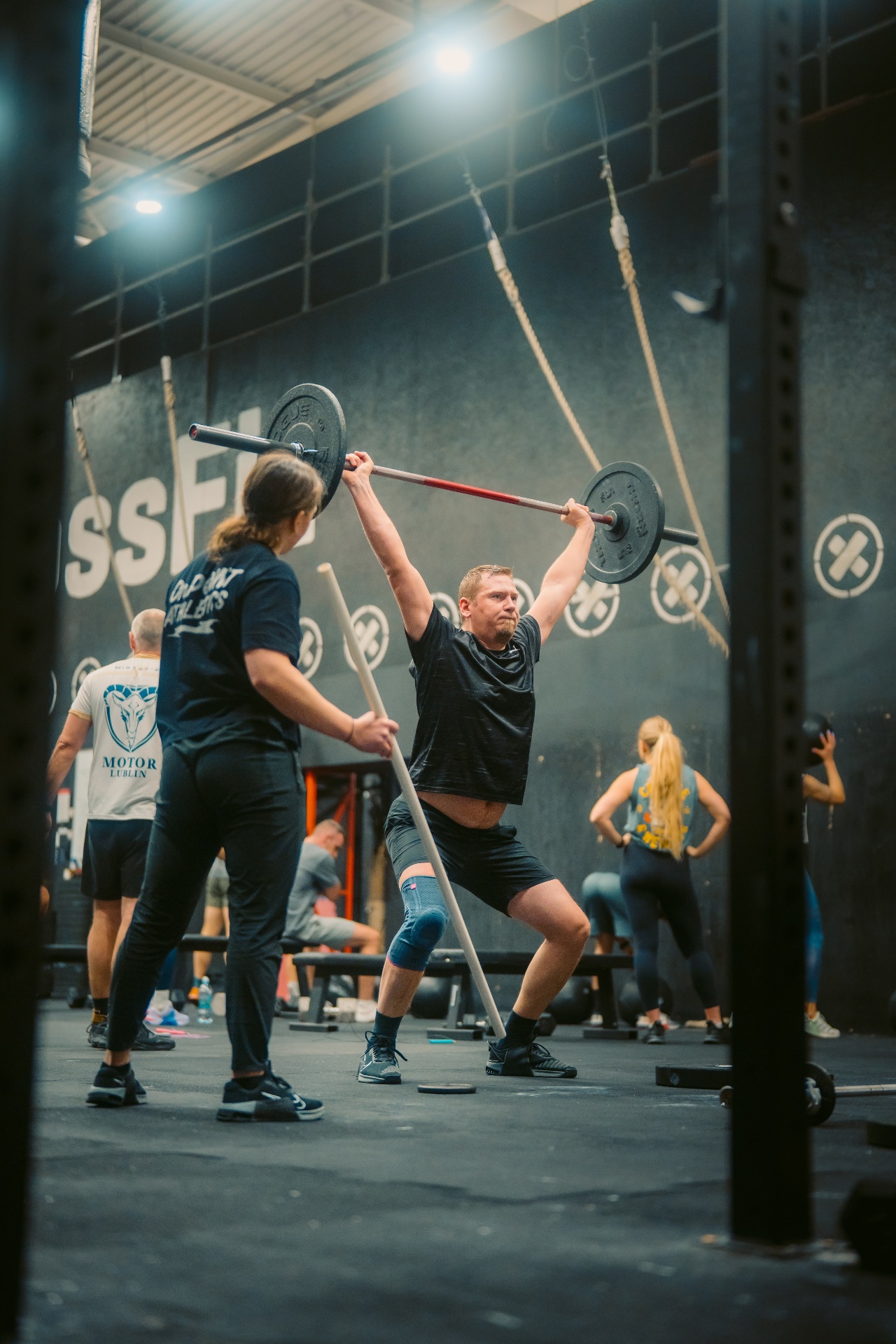 Praca nad siłą z dedykowanym trenerem